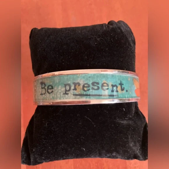 Kelly Rae Roberts Message Bangle - Picture 4 of 4